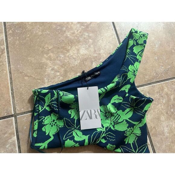 NWT Zara M Asymmetrical Floral Knit Top Blouse - Picture 1 of 4